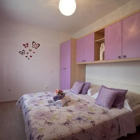 Сasa de vacaciones Family Friendly House With A Swimming Pool Solin, Split - 15525 *